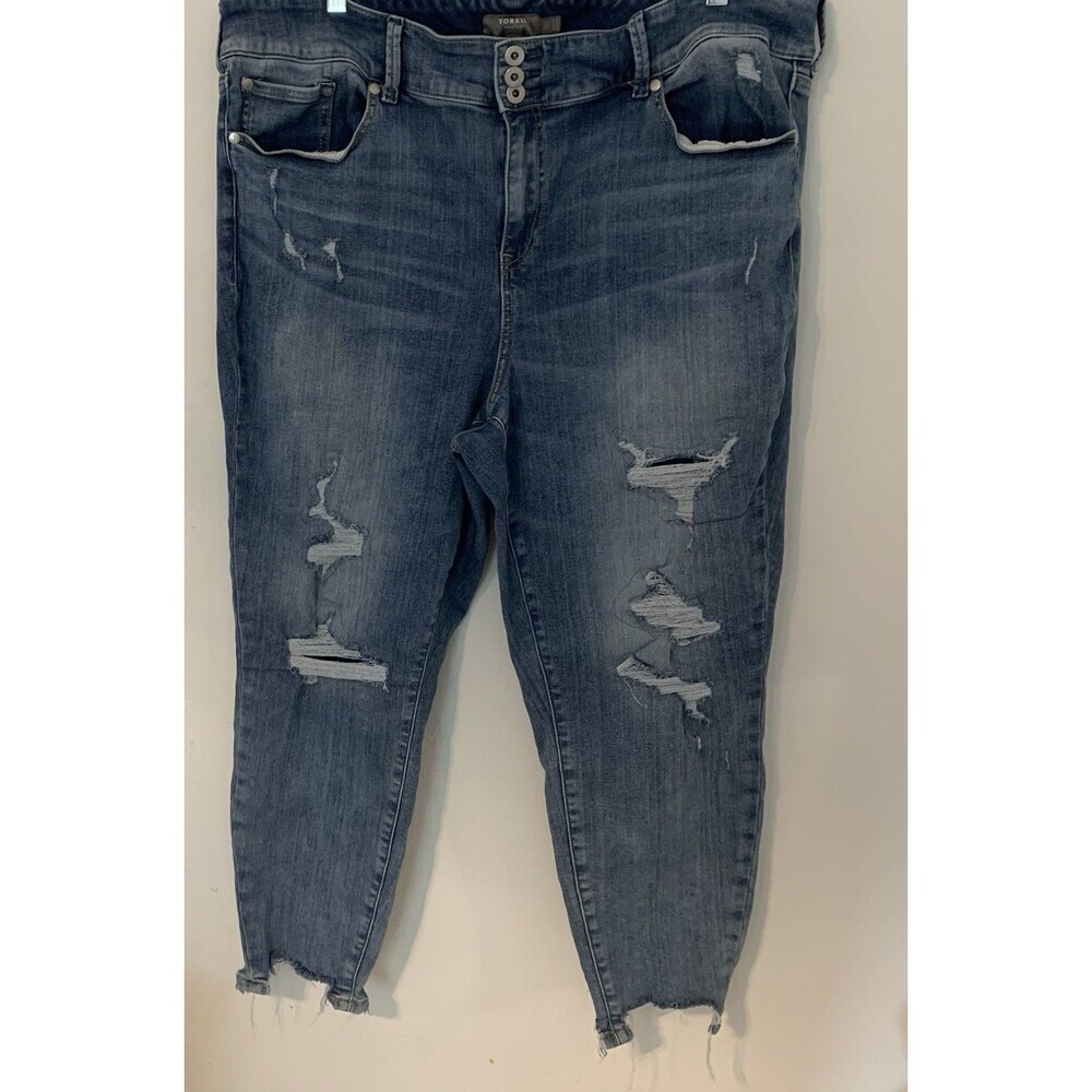 Torrid Feel The Fit Jegging Size 24R Distressed Skinny Jeans Light Wash Denim